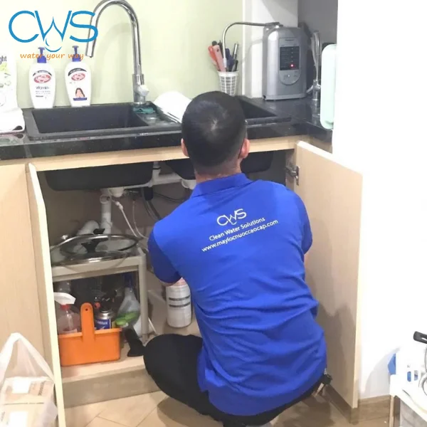 Bảo vệ máy nhờ kiểm tra và thay lõi lọc nước.