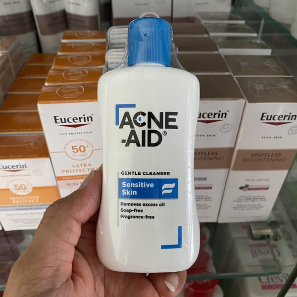 Sữa rửa mặt Acne Aid Gentle Cleanser Sensitive Skin 100ml - cho da nhạy cảm