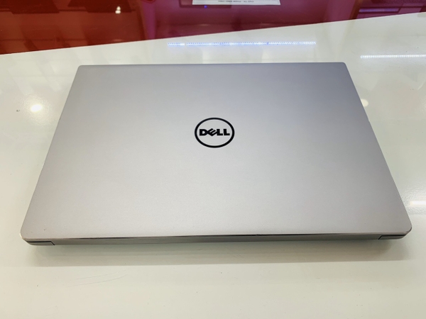 Dell Inspiron 7572 Core i7-8550U, 8GB, 128GB + 500GB, VGA MX150, 15.6 FHD IPS