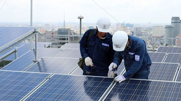 Cách lắp đặt hệ thống điện năng lượng mặt trời với đội ngũ nhân viên chuyên nghiệp, giàu kinh nghiệm của Lithaco