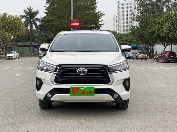 toyota innova 2.0 E  bền bỉ kinh tế xe gia đình