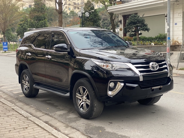 Cực chất toyota  fortuner 2.7 V máy xăng một cầu