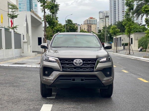 toyota Fortuner 2.4 G dầu một cầu 2022
