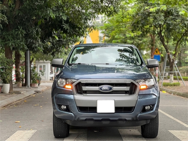 ford ranger XLS 4x2 AT đẹp nhất trong thụi trường xe cũ