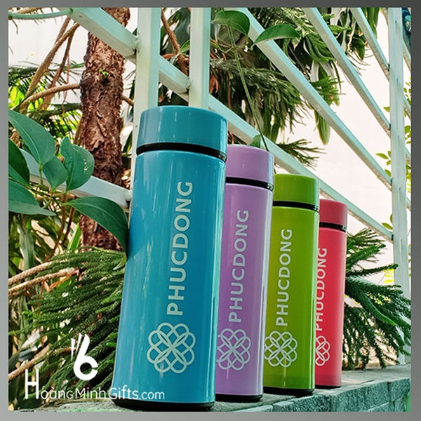 binh-nuoc-6-oup-thuy-tinh-boc-nhua-chong-va-dap-khach-hang-phuc-dong