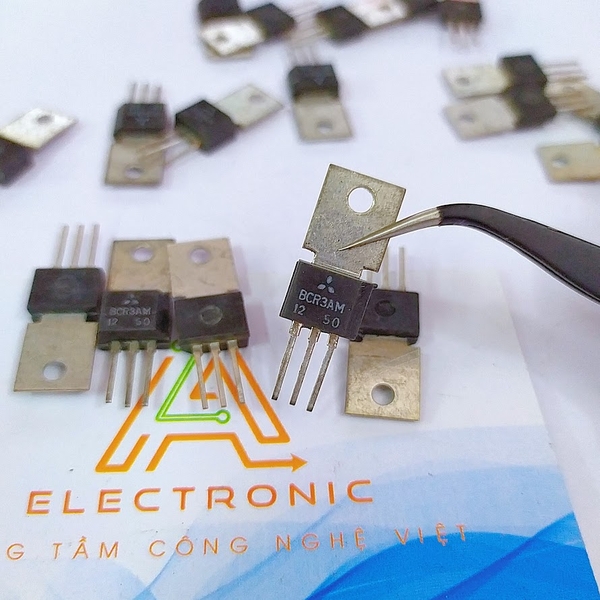 Triac BCR3AM chân thẳng RK- 15