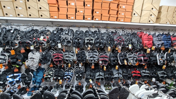 Nhập sỉ sandal Vento chính hãng ở đâu uy tín?