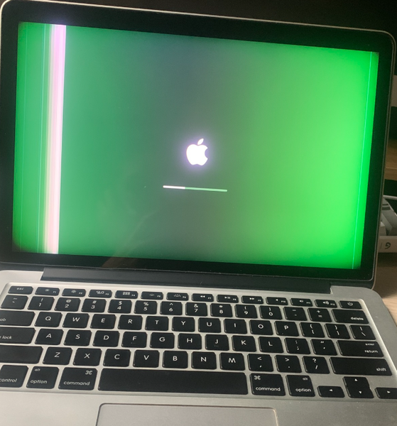 Màn macbook bị sọc