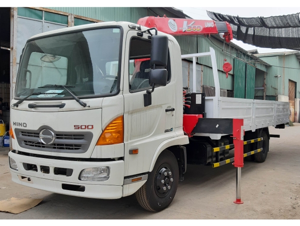 Xe tải cẩu HINO 5 TẤN (FC9JLTC - cẩu UNIC 3 tấn 3 đốt)