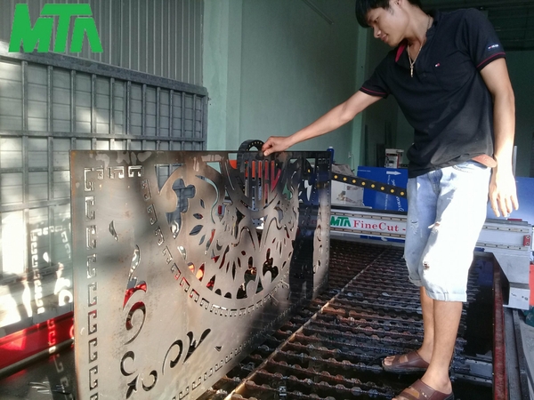 giá  cắt cnc plasma