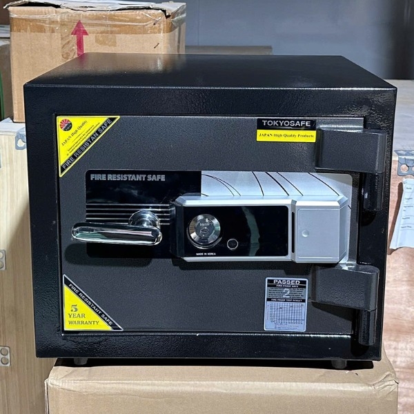 Két sắt mini TOKYO TKO43F vân tay điện tử chống cháy màu đen