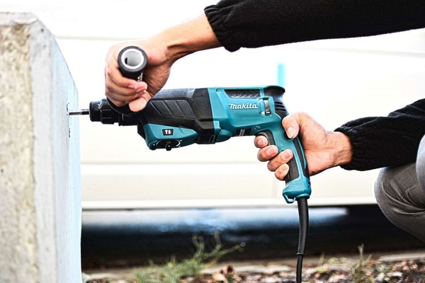 Máy khoan đa năng 26/13/32mm dùng điện 800W Makita HR2630T