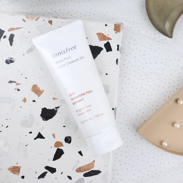Sữa Rửa Mặt Tạo Bọt Innisfree Brightening Pore Facial Cleanser 150ml