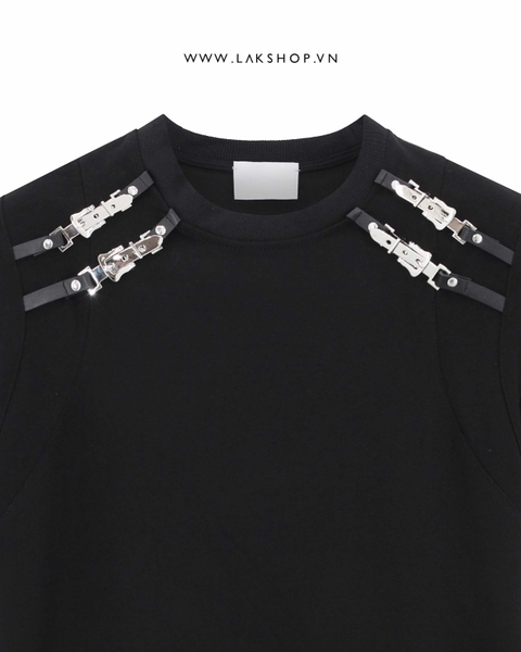 Áo Oversized Black Buckle Neck Shoulder Padding T-shirt