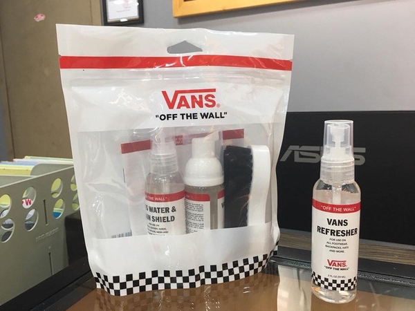 Bộ vệ sinh Vans shoe care Travel Kit - VN0A3IHTWHT