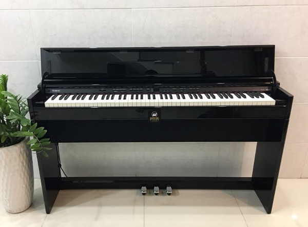 roland-dp-990.jpg?v=1581590100750