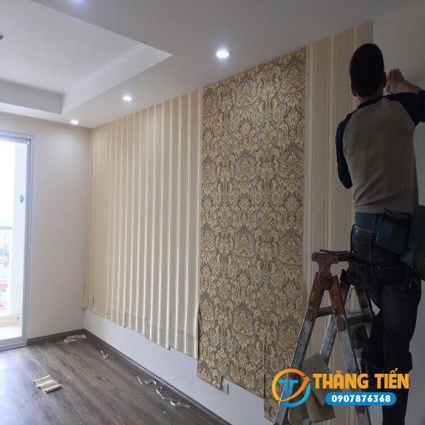      Thi công giấy dán tường nhanh gọn, đúng tiến độ