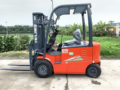 xe nâng điện lithium