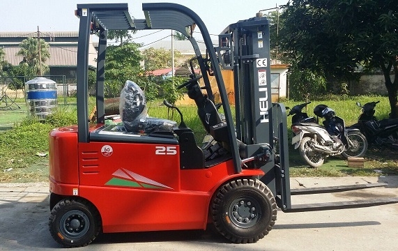 xe nâng điện ngồi lái 2.5 tấn