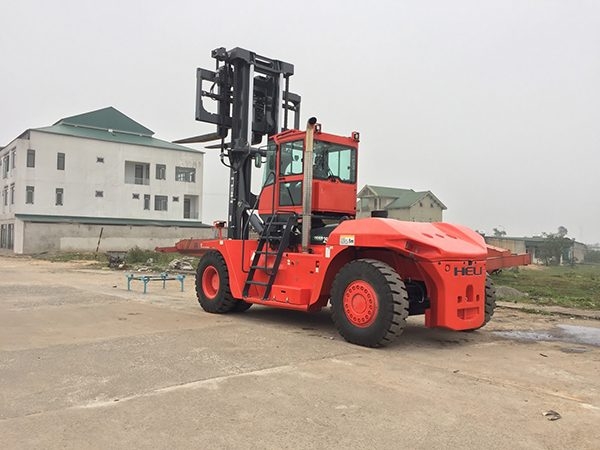 Xe nâng Heli 20 tấn