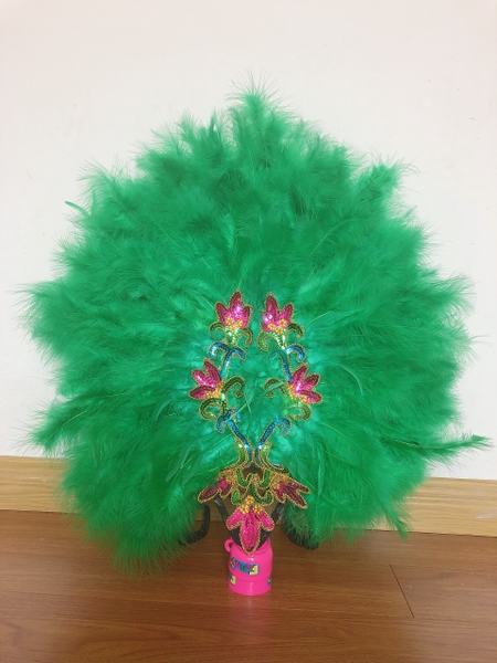 Mũ Carnival lông vũ to bản màu xanh lá