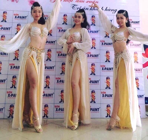 Trang phục biểu diễn Belly Dance trắng vàng