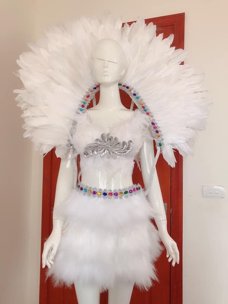 Váy Carnival lông vũ màu trắng