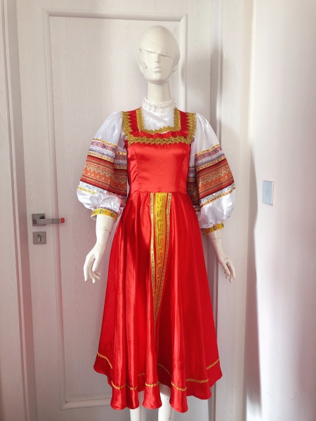 Váy truyền thống Nga