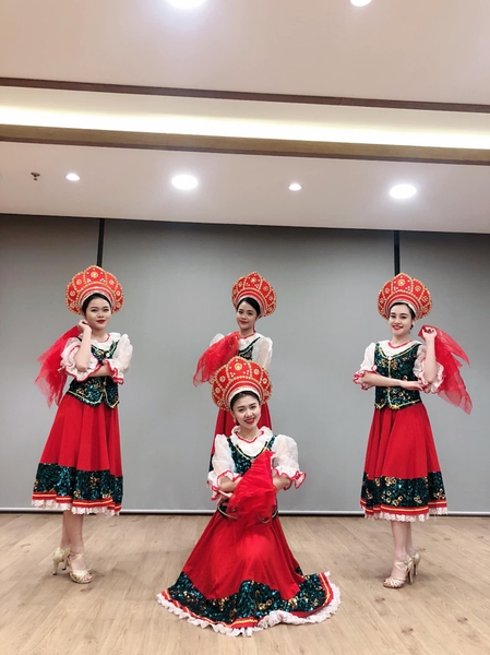 Váy múa Nga truyền thống