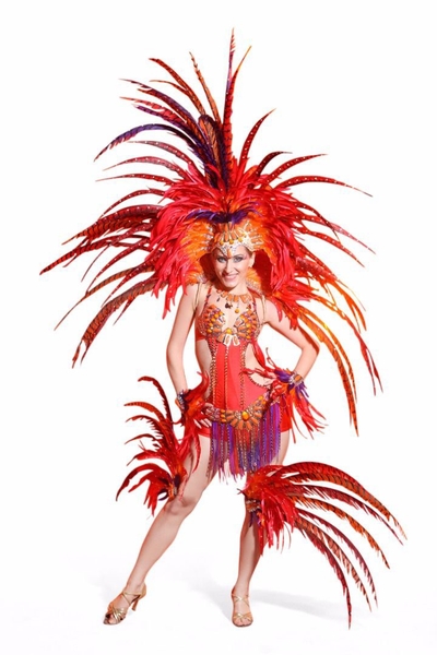 Trang phục carnival lông vũ đỏ rực rỡ
