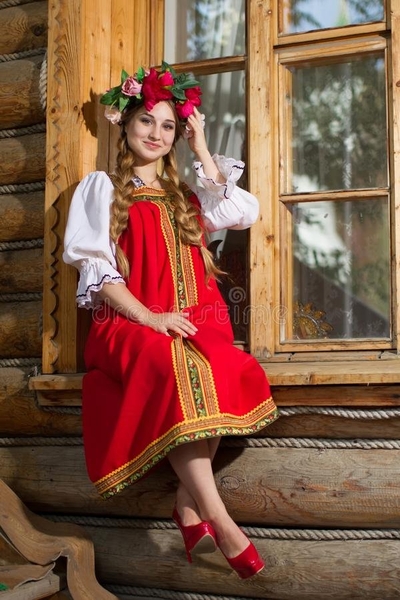 Váy cô gái Nga truyền thống