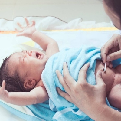 Mẹ đã biết cách vệ sinh rốn đúng cách?