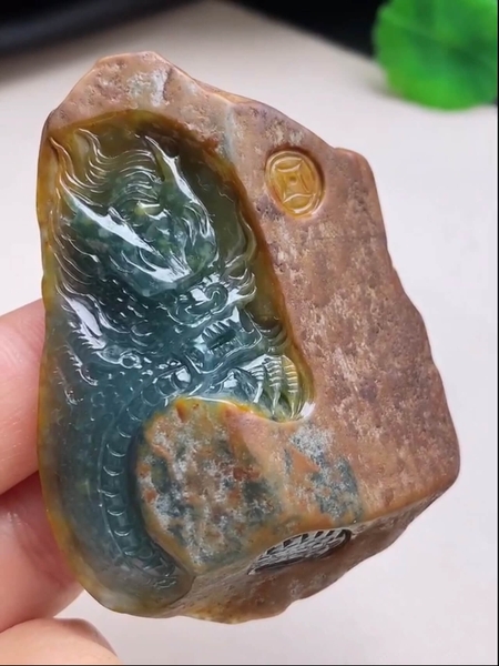 Mặt rồng nguyên thạch chạm ngọc phỉ thuý tự nhiên ( Jadeite A) NT1210