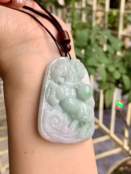 Mặt Nhất mã phi thiên Ngọc phỉ thuý tự nhiên Jadeite loại A -NT1070