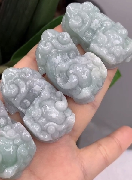 Mặt dây tỳ hưu - linh vật chiêu tài số 1 Ngọc phỉ thúy tự nhiên Jadeite -NT668