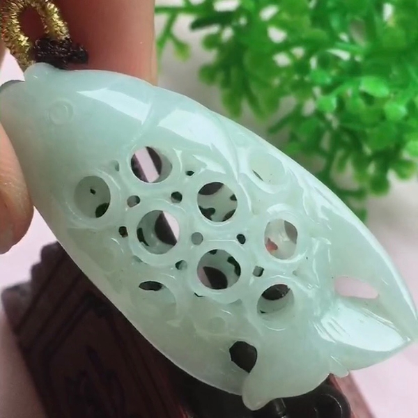 Mặt dây chạm lộng cá chép phong thủy Ngọc phỉ thúy tự nhiên Jadeite A -NT687