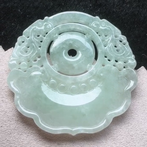 Mặt dây phong thủy chạm lộng Ngọc phỉ thúy tự nhiên Jadeite loại A -NT810