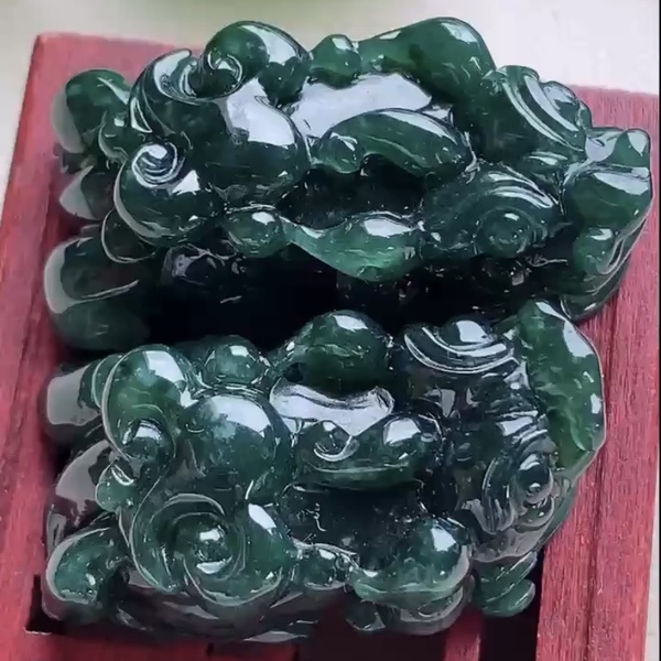 Mặt dây tỳ hưu chiêu tài lộc Ngọc phỉ thuý tự nhiên Jadeite loại A -NT903