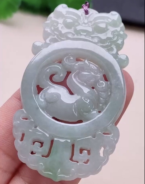 Mặt tỳ hưu chạm lộng Ngọc phỉ thuý tự nhiên Jadeite loại A -NT1021