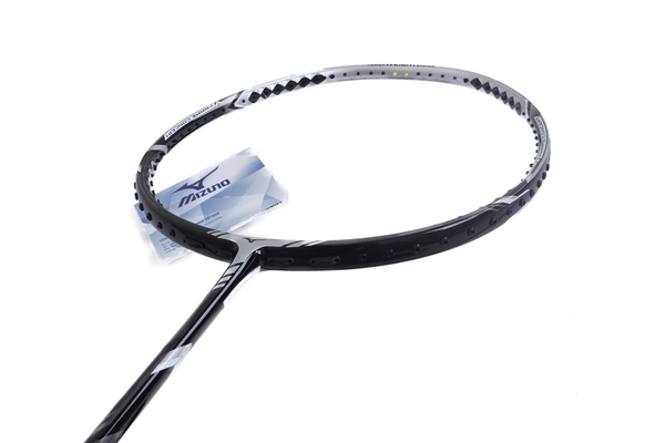 V t C u L ng Mizuno Razorblade 507 ch nh h ng
