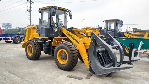 Máy gắp gỗ 3 tấn liugong clg835h