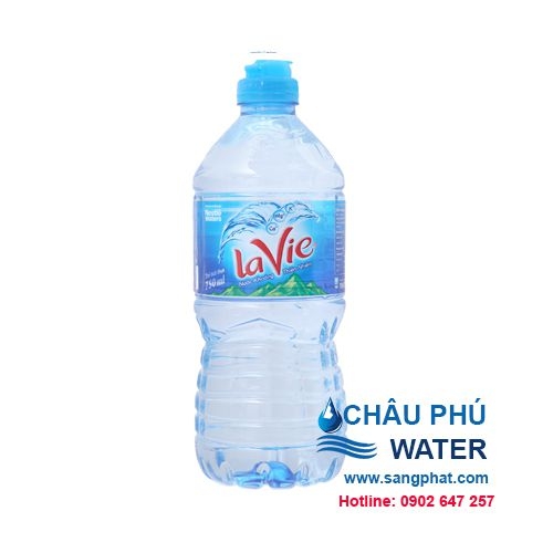 chai nước suối lavie 750ml