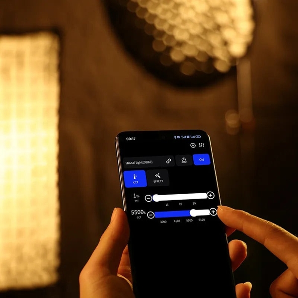 Đèn led Bi-Color Ulanzi VL120C RGB Cob công suất 120W App kết nối không dây chính hãng