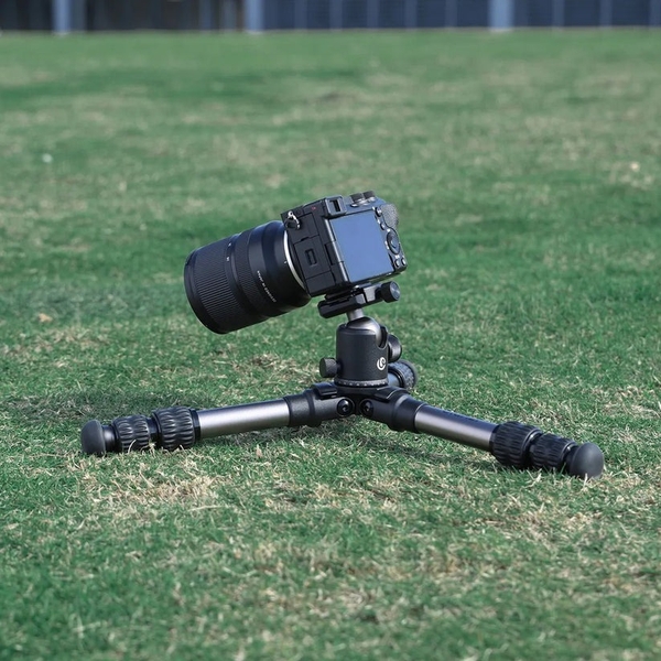 Ulanzi TT30 Chân Tripod du lịch mini tải trọng 3kg tích hợp ngàm tháo lắp nhanh UKA F38 dành cho Sony Nikon Canon Fujifilm Camera