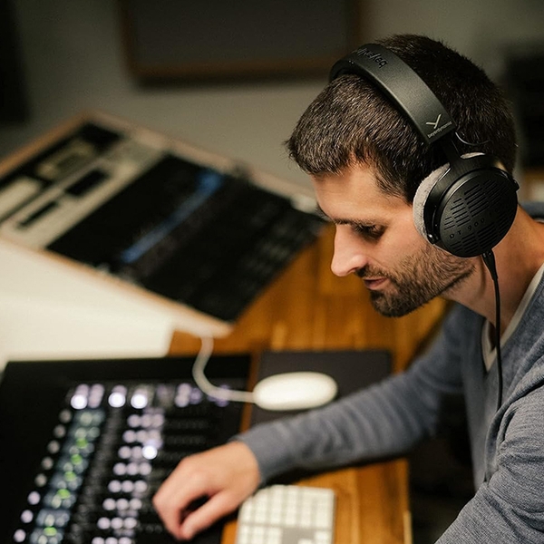 Tai nghe kiểm âm phòng thu Beyerdynamic DT 900 Pro X chính hãng