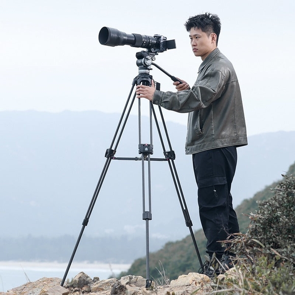 Bộ tripod chuyên nghiệp VideoFast Heavy Duty Tripod Ulanzi T046 chất liệu Carbon Fiber cao cấp chính hãng
