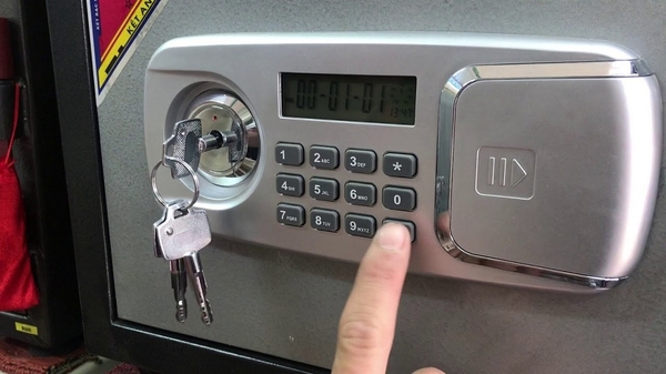cách đổi mật khẩu két sắt mini