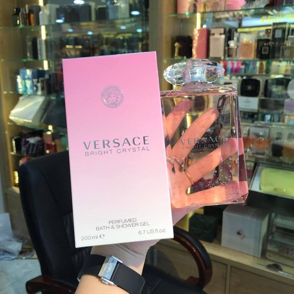 Sữa tắm Versace Bright Crystal
