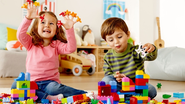 MÁCH NHỎ BỐ MẸ 8 MÓN ĐỒ CHƠI THÔNG MINH CHO BÉ 7 TUỔI