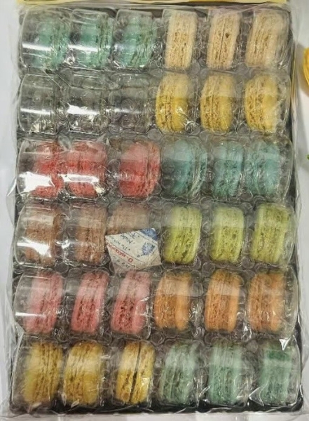 hop-banh-macaron-vn-nhieu-mau-36-cap